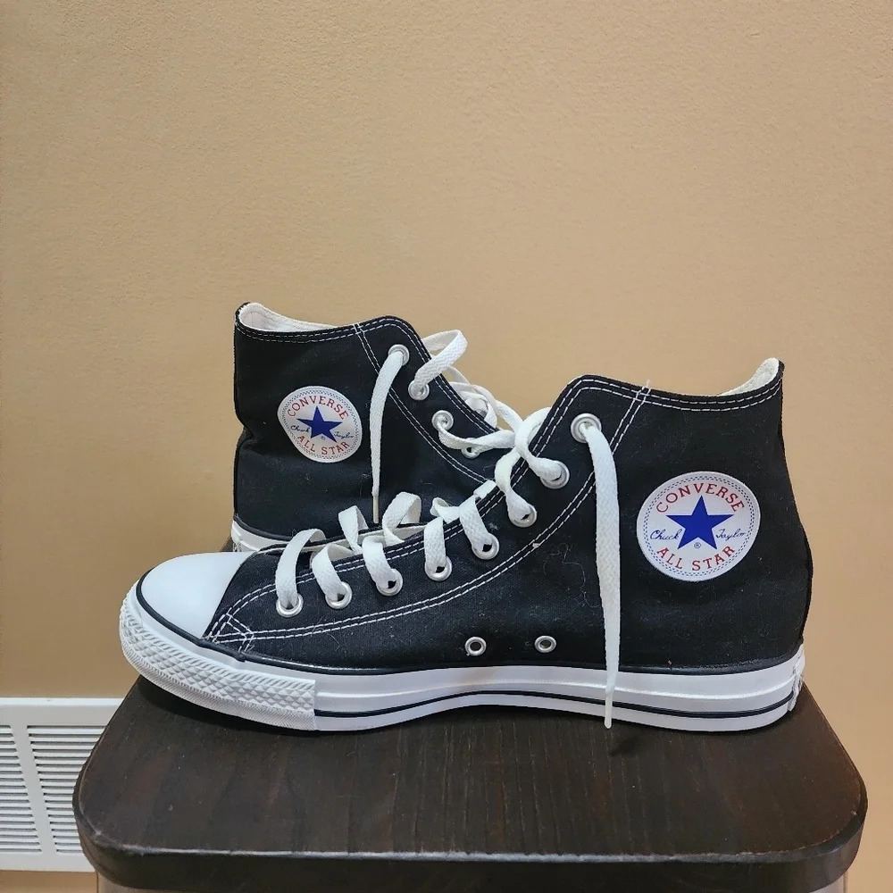 Classic Converse Chuck Taylor High Tops - Must Have!